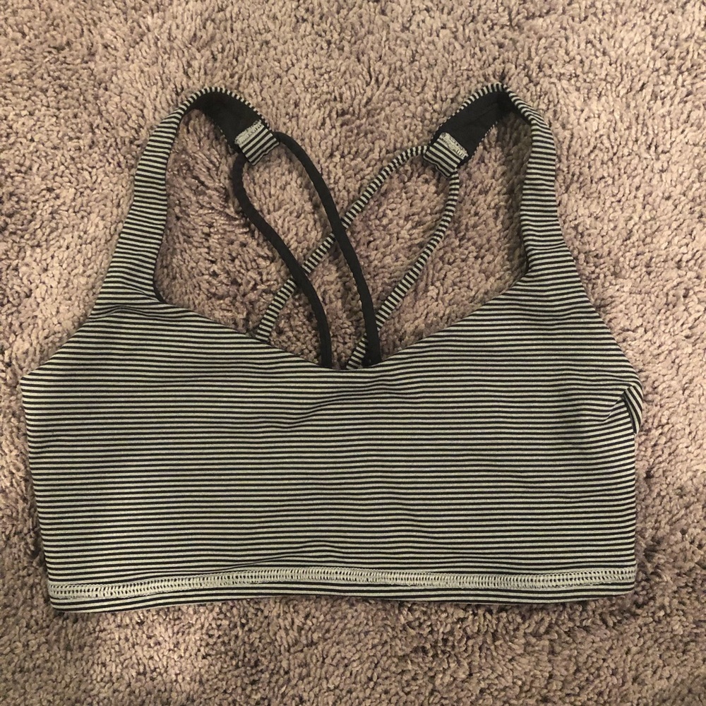 Lululemon free to be sports bra